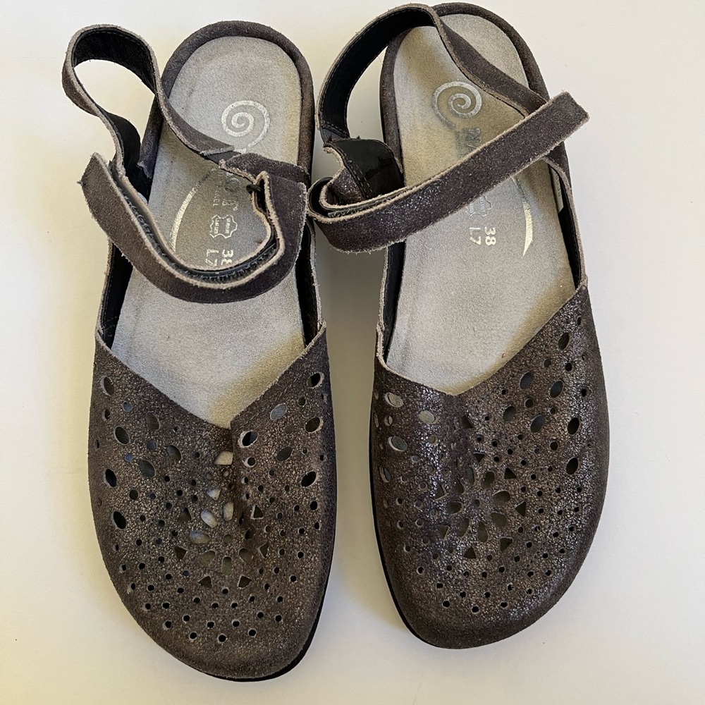 Naot silver gray leather ankle strap shoe size 38